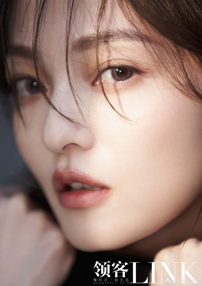 Những cô gái được dân Trung Quốc ca ngợi liếc một cái là nghiêng thành-18