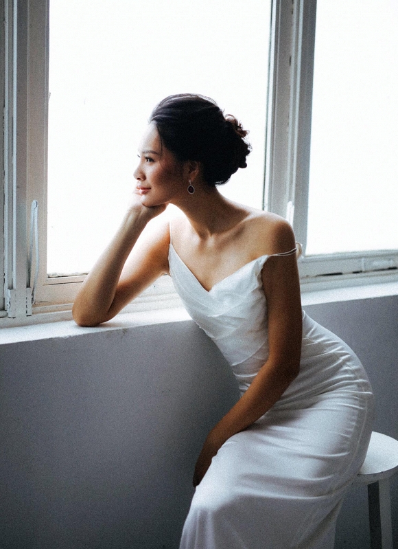 Hoa hậu Hương Giang cuốn hút với gam màu đen - trắng-6