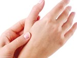 Tê ngón tay: Dấu hiệu của 7 bệnh nguy hiểm, nhận biết sớm và xử lý kịp thời kẻo hối hận không kịp-4