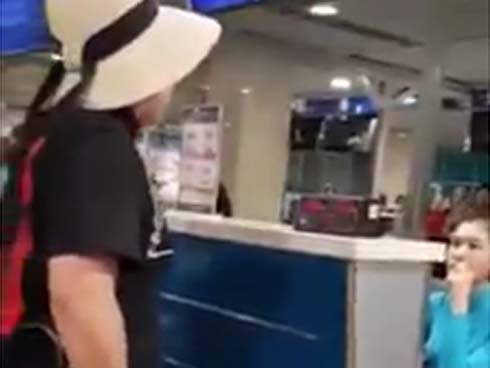 Nữ công an gây rối ở sân bay: Tôi oan quá, đừng thóa mạ tôi-2