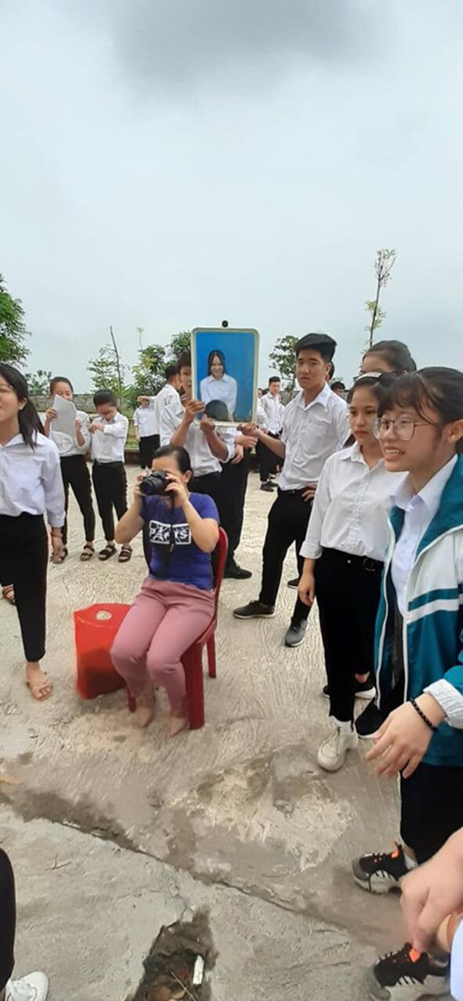 Nhìn cách cô trò trường này chụp ảnh thẻ, các studio xịn sò cũng phải chào thua!-3