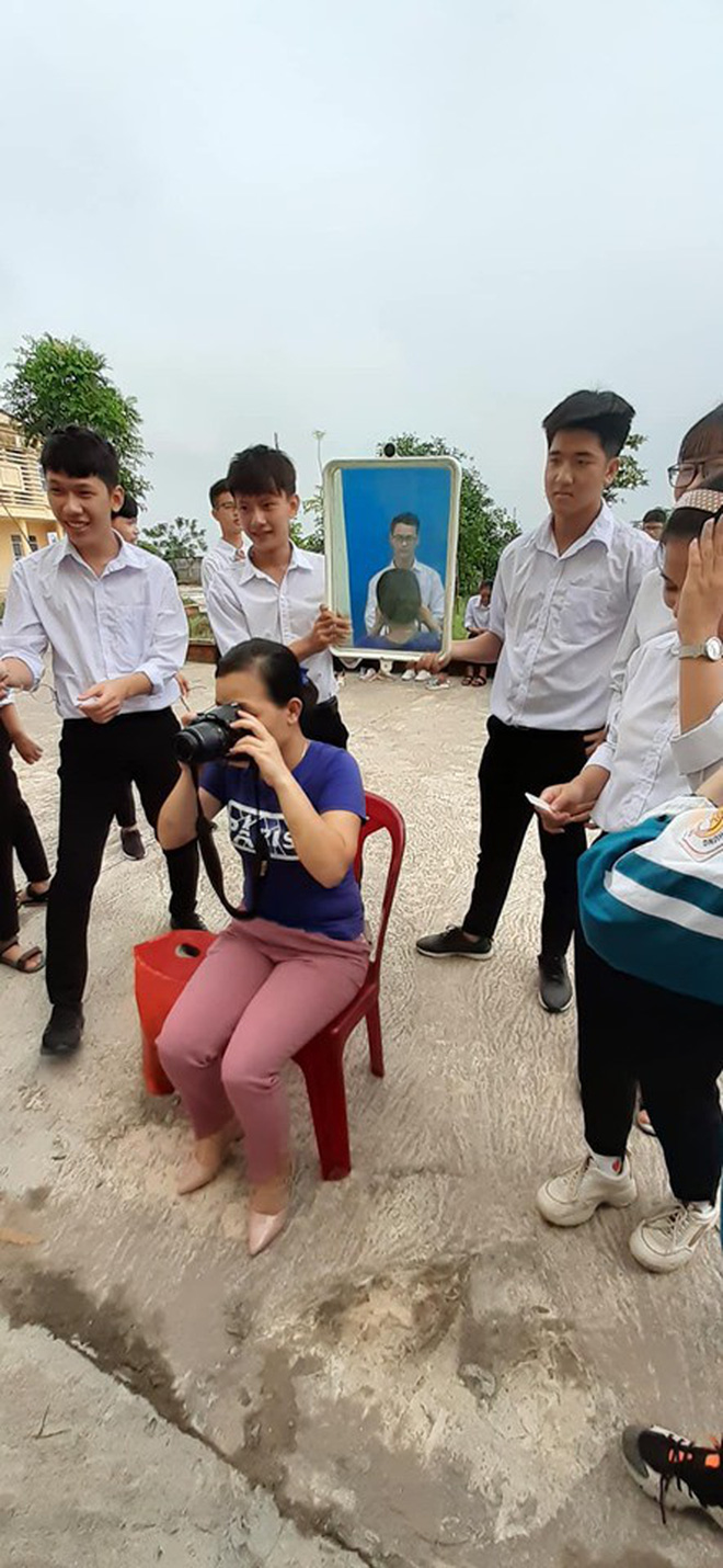 Nhìn cách cô trò trường này chụp ảnh thẻ, các studio xịn sò cũng phải chào thua!-5