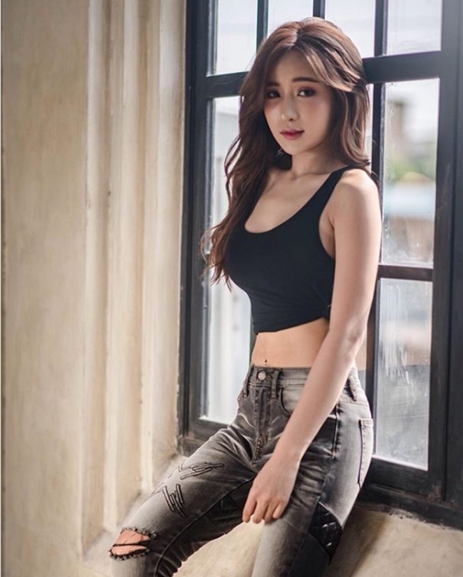 Thiên thần nội y triệu fan Thái Lan quyến rũ mê hồn nhờ môn tập nhà giàu-16
