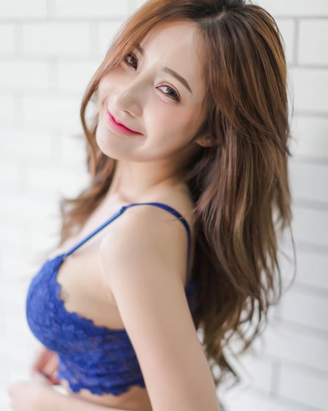 Thiên thần nội y triệu fan Thái Lan quyến rũ mê hồn nhờ môn tập nhà giàu-17
