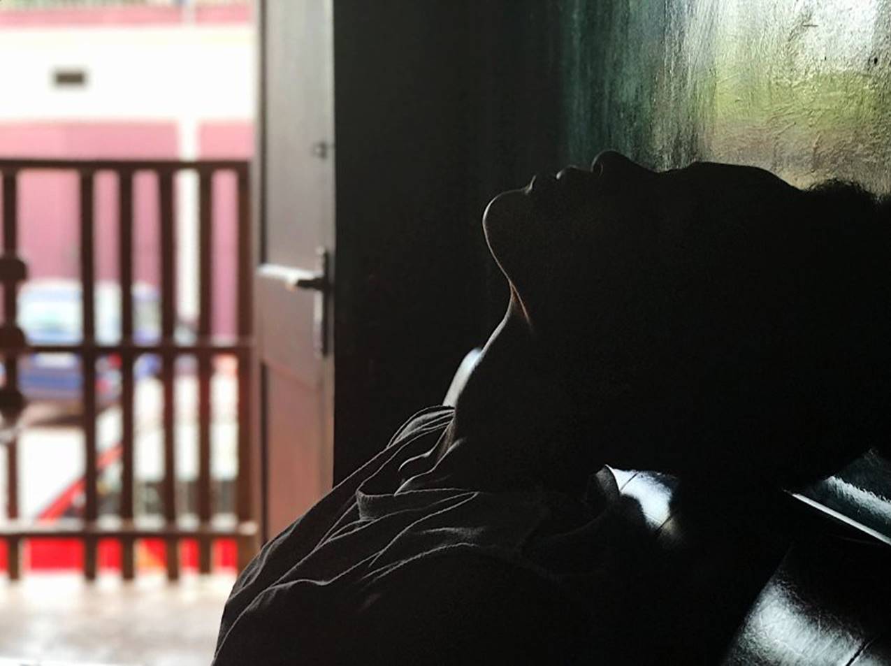 Ngõ cụt cuộc đời những đứa trẻ đứng đường bán thân: Đi ngủ khi mặt trời mọc, thức trắng đêm tiếp khách kiếm tiền, mơ ước nhỏ nhoi là được về với bố mẹ-1