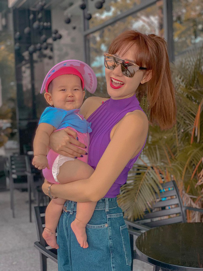 Hậu Về nhà đi con Bảo Thanh, Thu Quỳnh diện đồ đơn giản mà cá tính chẳng thua gì các chân dài Vbiz-9