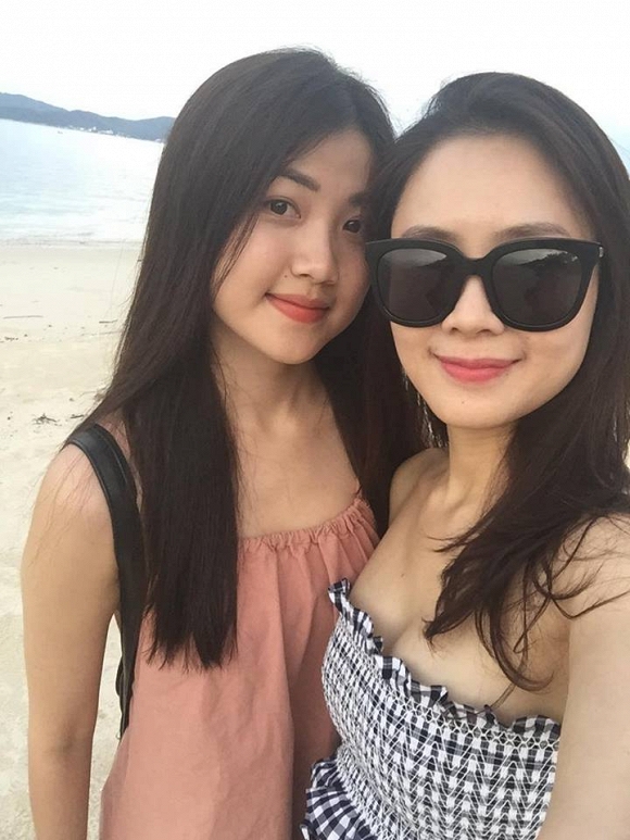 Trong phim Hoa hồng trên ngực trái bị chồng ngoại tình và bạo lực, ngoài đời cuộc sống của Hồng Diễm ra sao?-3