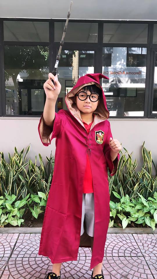 Trong phim Hoa hồng trên ngực trái bị chồng ngoại tình và bạo lực, ngoài đời cuộc sống của Hồng Diễm ra sao?-21