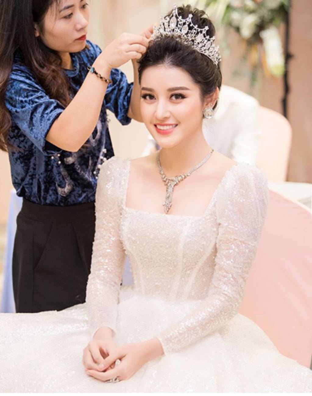 Phạm Hương gợi cảm hút mắt, Huyền My xinh đẹp tựa nữ thần-4