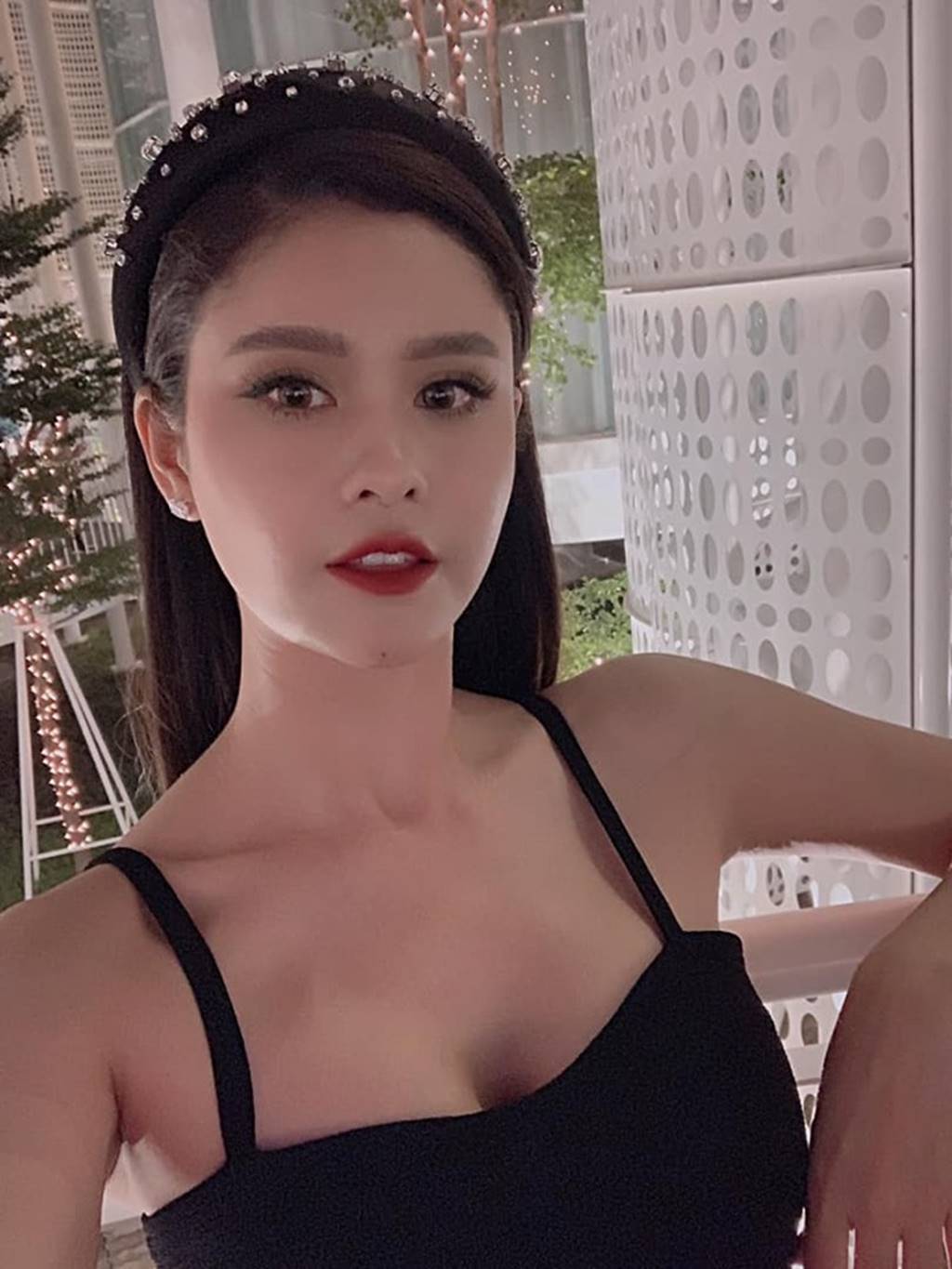 Phạm Hương gợi cảm hút mắt, Huyền My xinh đẹp tựa nữ thần-5