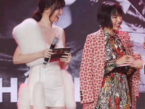 Động thái gây chú ý của Hari Won giữa lúc bị khán giả phản ứng vì vạ miệng đọc sai tên Châu Bùi tại lễ trao giải-4