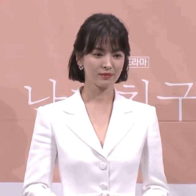 Song Hye Kyo cũng có nhược điểm vóc dáng gây tự ti và đây là 2 cách cô chọn trang phục để khắc phục điều này-1