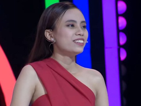 Dân mạng ném đá cô gái “xấu người xấu cả nết”, có người yêu vẫn lên show hẹn hò, đến cả MC cũng không chịu nổi mà mắng thẳng mặt