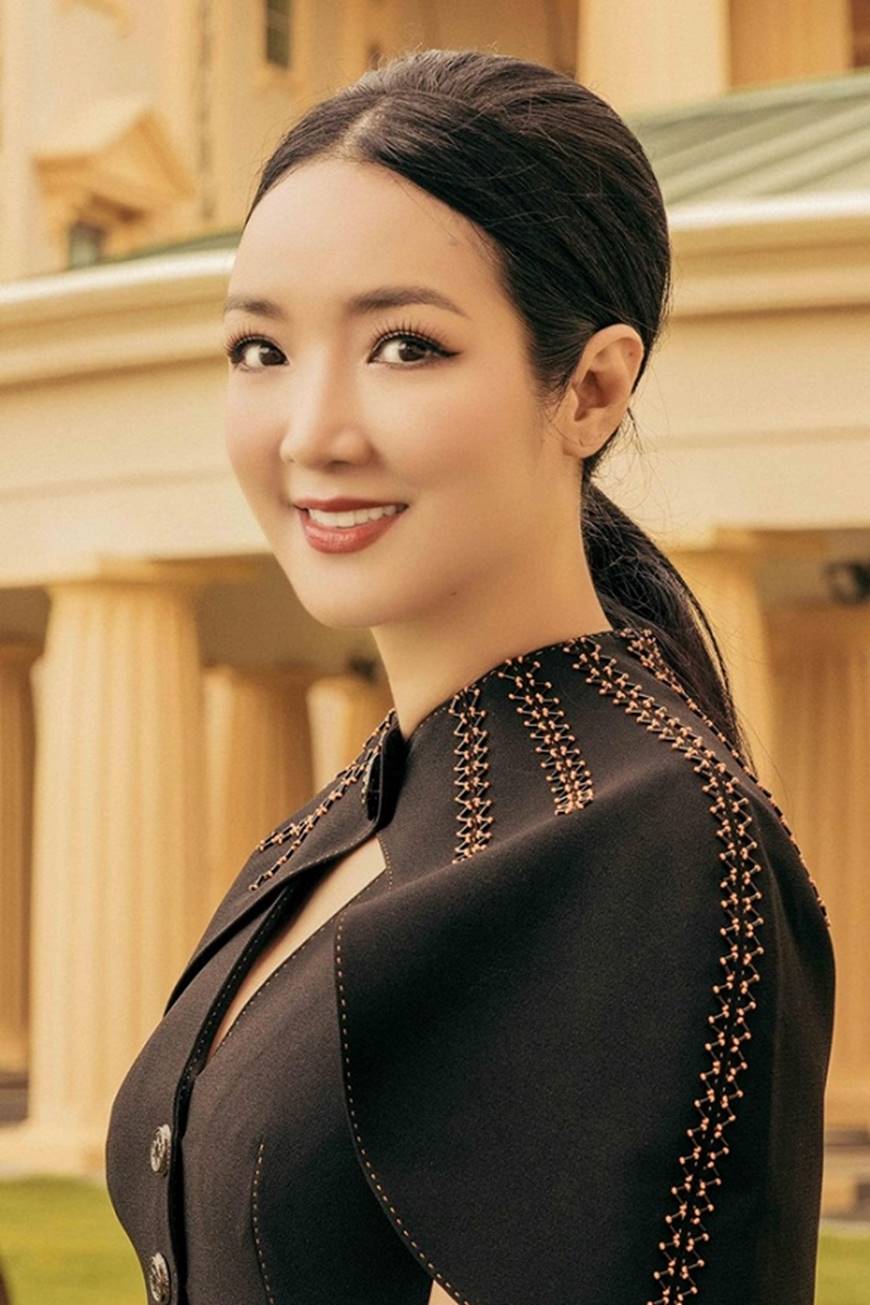 Hoa hậu Đền Hùng Giáng My toát lên phẩm chất quý cô khi dạo bước ở phủ tổng thống Palau-3