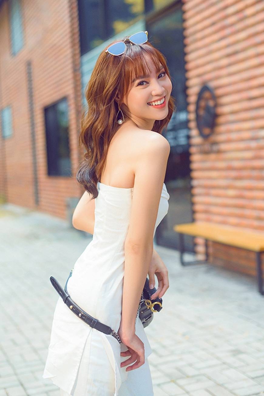 Mặc đầm dạ hội thì đẹp xuất sắc, đến lúc Ninh Dương Lan Ngọc khoe street style thì dân tình càng mê mệt hơn-3