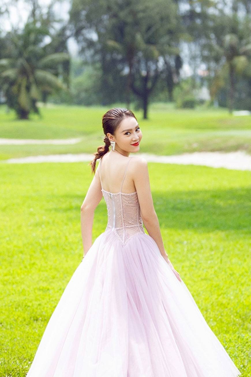 Mặc đầm dạ hội thì đẹp xuất sắc, đến lúc Ninh Dương Lan Ngọc khoe street style thì dân tình càng mê mệt hơn-20