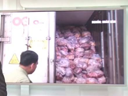 40 tấn thịt thối đưa đi làm giò chả, buôn bán miếng ăn mà ác quá