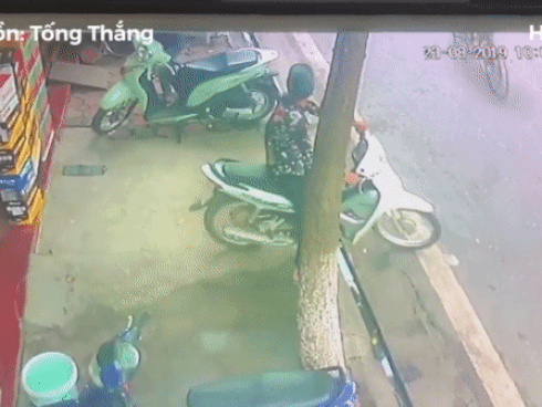 Bẻ khoá, trộm xe SH trong 10 giây ở Sài Gòn-1