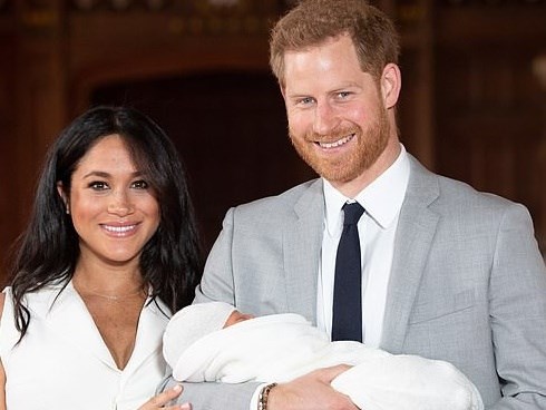 Nhằm cứu vãn hình ảnh trong lòng công chúng, vợ chồng Meghan Markle tung ra chiêu trò mới nhưng bị phản đối dữ dội vì động chạm đến Công nương Diana