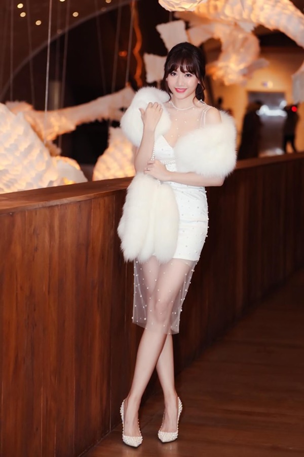 Nói tiếng Việt không sõi, Hari Won có xứng làm MC?-2