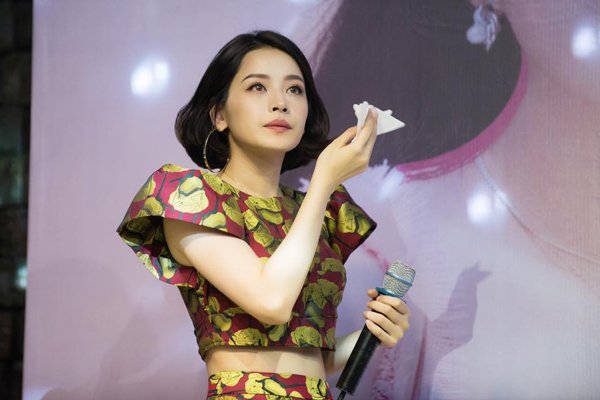 Chi Pu thật can đảm khi tiên phong với xu hướng đầu bù tóc rối” đầy lạ lẫm-4