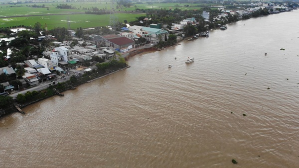 Flycam: Rùng mình với cảnh Quốc lộ 91 ở An Giang bị nuốt chửng-2