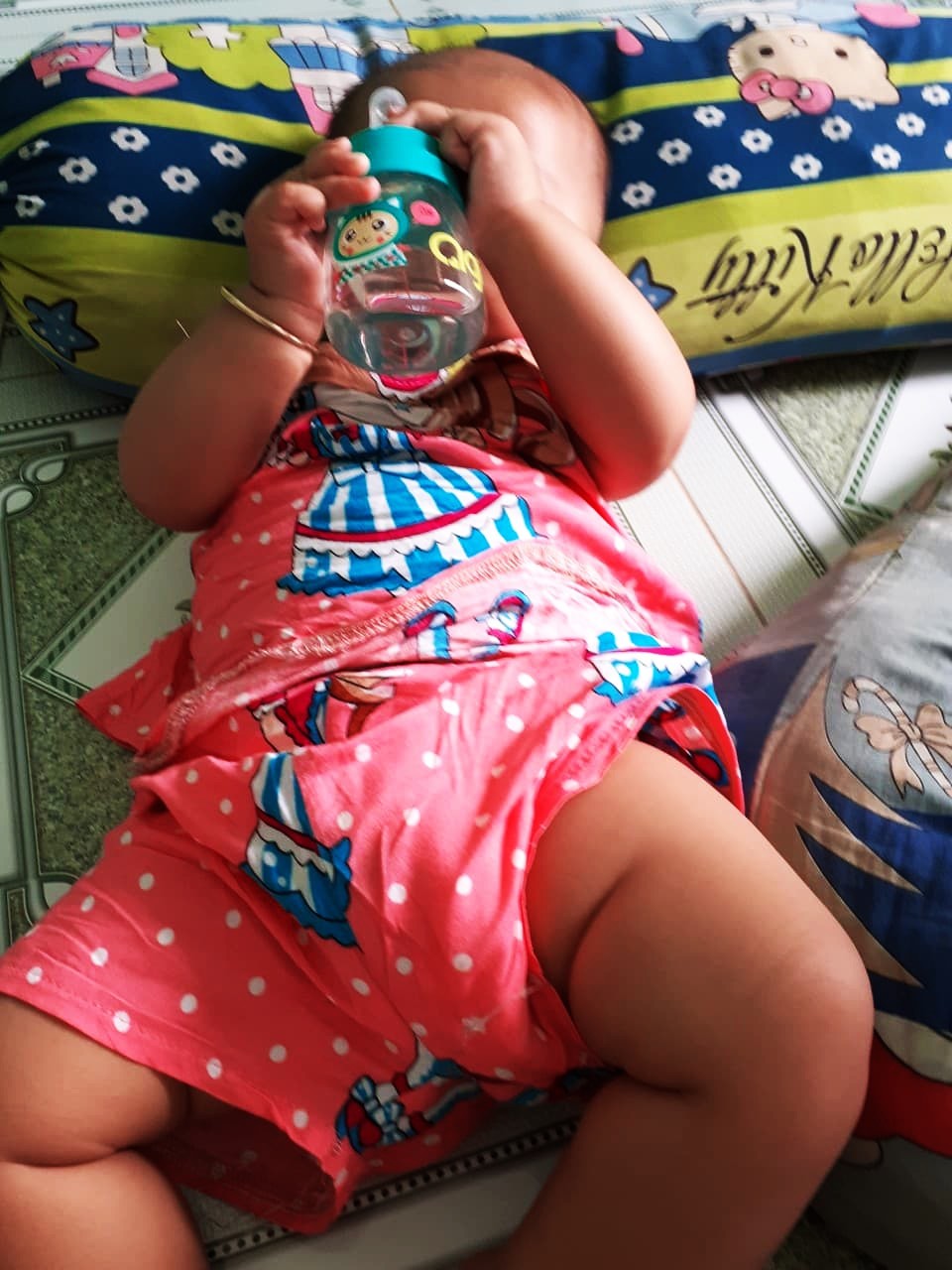 Mẹ của bé gái 8 tháng tuổi nghi bị xuất huyết não ngay ngày đầu tiên gửi nhà trẻ: Cô giáo nói bé tự bị còn camera thì hỏng?-5