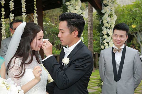 Hậu ly hôn, trong khi Lưu Khải Uy lưu luyến vợ cũ thì Dương Mịch lại phũ phàng và hé lộ bạn trai mới theo cách này-1