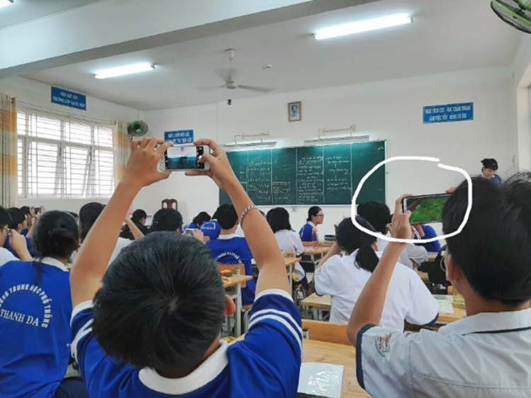 Ngày đầu tới lớp của học sinh có gì vui?-5