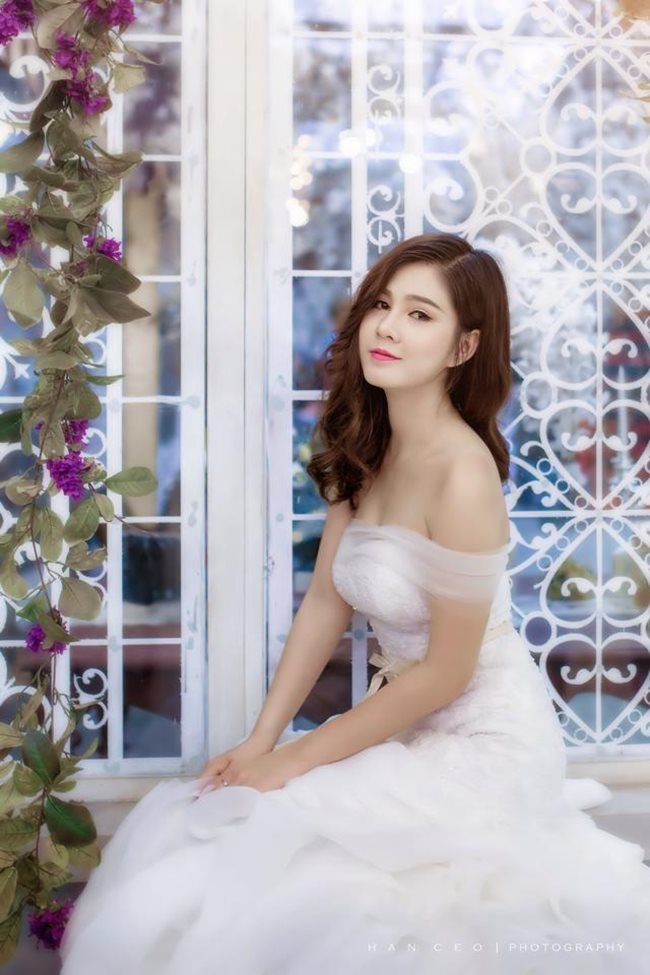 2 nữ MC mê ăn vận phóng khoáng, có người từng gắn liền với U23 Việt Nam-17