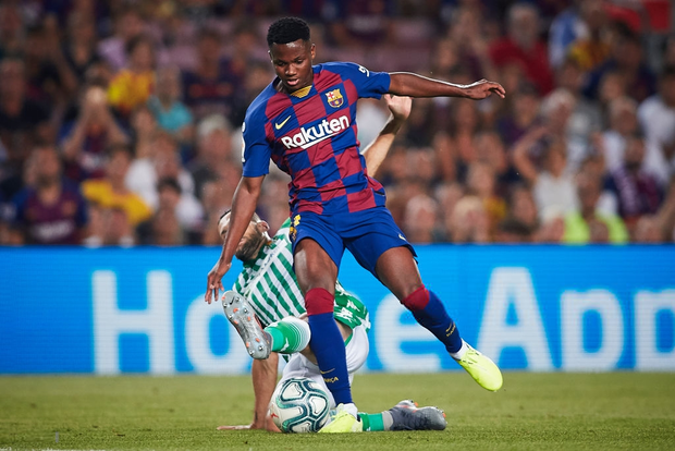 Messi phấn khích ra mặt khi chứng kiến người đóng thế mình lập cú đúp giải cứu Barca-8