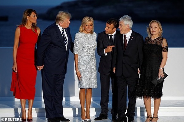 Đệ nhất phu nhân Pháp bỗng nhiên xinh đẹp xuất thần, lấn át cả bà Melania Trump khiến ai cũng phải ngước nhìn-1