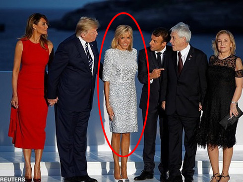 Vẻ mặt của ông Donald Trump khi vợ có hành động thân mật với người khác khiến cư dân mạng thích thú-5