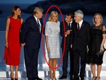 Hé lộ lý do bất ngờ khiến Đệ nhất phu nhân Mỹ hiếm khi nở nụ cười, giữ nét mặt lạnh lùng đứng cạnh ông Trump bị nhiều người chỉ trích-4