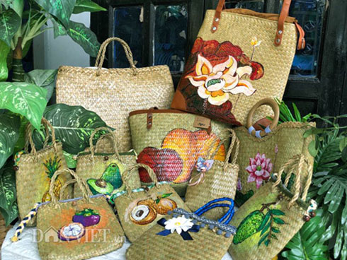 Tận thu lá chuối, lá dong thu nhập khá-3