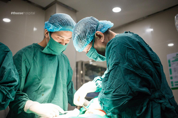 Vừa mổ đẻ song thai, vừa bóc khối u xơ tử cung ở bệnh viện Thu Cúc-2