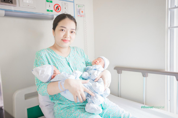Vừa mổ đẻ song thai, vừa bóc khối u xơ tử cung ở bệnh viện Thu Cúc-3
