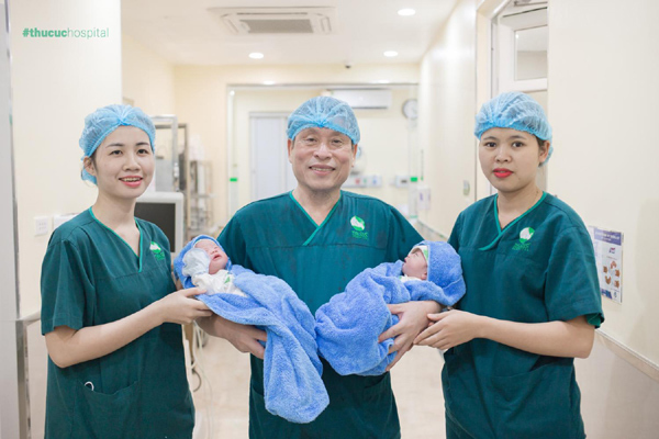 Vừa mổ đẻ song thai, vừa bóc khối u xơ tử cung ở bệnh viện Thu Cúc-4