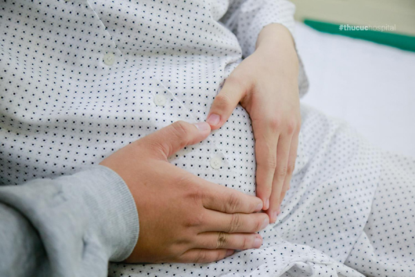 Vừa mổ đẻ song thai, vừa bóc khối u xơ tử cung ở bệnh viện Thu Cúc-1