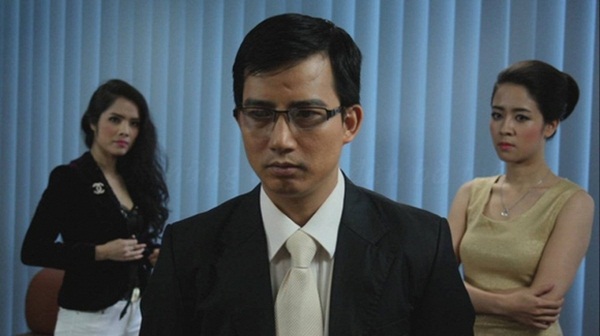 Anh chồng nhu nhược để mẹ tát vợ trong Hoa hồng trên ngực trái có cuộc sống đời thực ra sao?-2