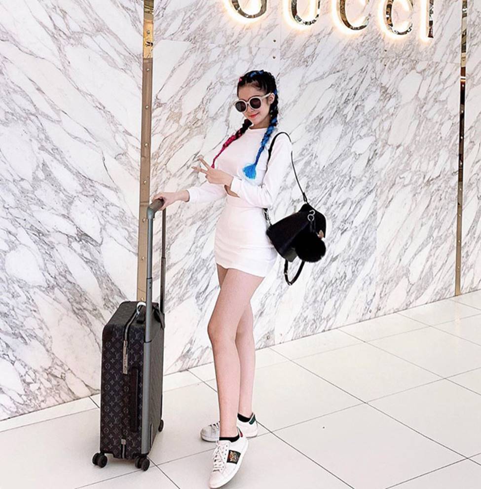 Nhan sắc thực của nữ sinh chỉ mặc áo dài cũng hấp dẫn không tưởng-19