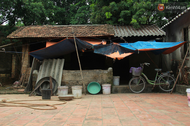 Xót xa cụ bà đơn thân hơn 30 năm chăm sóc con trai tật nguyền: Ở cái tuổi 70, khi tôi chết đi không biết thằng Lâm sẽ ra sao”-4