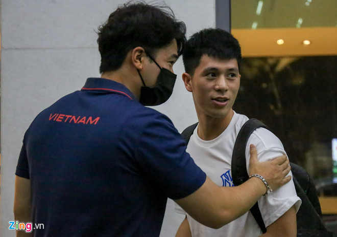 Vì sao Văn Đức, Đình Trọng chấn thương nặng vẫn lên tuyển?-1