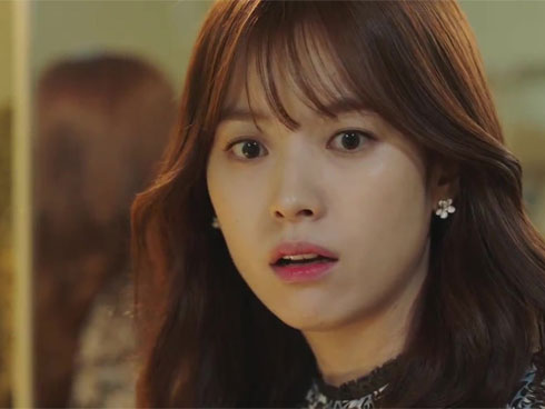 Vội vã vớ bừa anh hàng xóm để chạy bầu, tân hôn lặng người khi cúc áo vừa mở-3