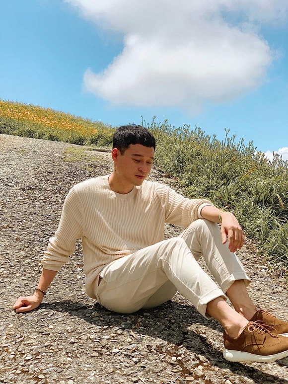 Quang Vinh điển trai, đi ngắm hoa kim châm ở Đài Loan-3