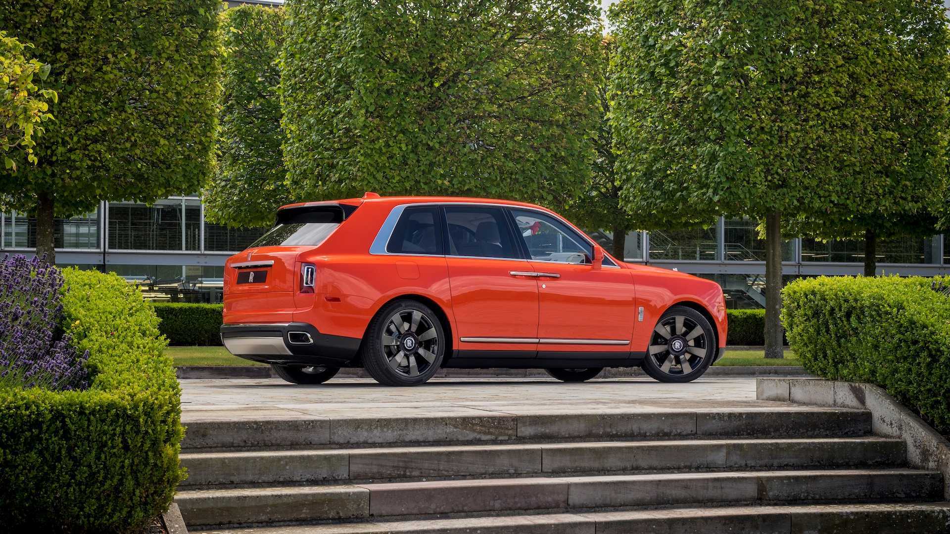 Đại gia sở hữu 10 siêu xe Rolls-Royce màu độc, đặt theo tên mình-10