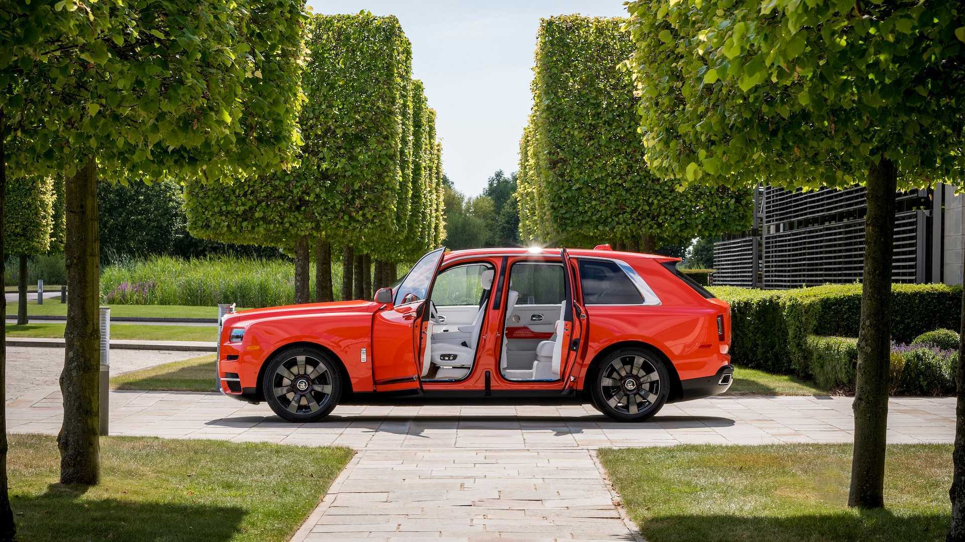 Đại gia sở hữu 10 siêu xe Rolls-Royce màu độc, đặt theo tên mình-11