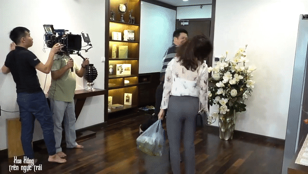 Hoa hồng trên ngực trái: Lộ cảnh Khuê bị chồng tát lật mặt xong vẫn ra lệnh nấu cơm đi!-3