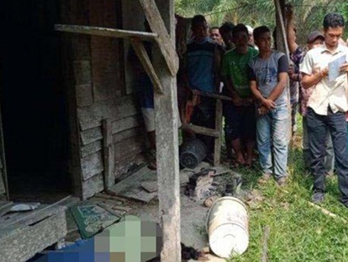 Bị từ chối quan hệ, thanh niên 19 tuổi cầm cuốc đánh vào đầu bạn gái 14 tuổi đến chết, sau đó cưỡng hiếp rồi bỏ đi
