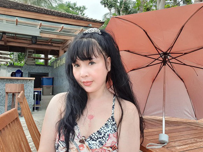 Khó nhận ra em bé Hà Nội” Lan Hương một thời: Gương mặt khác lạ, vòng 1 o ép căng đầy ở tuổi 56-2